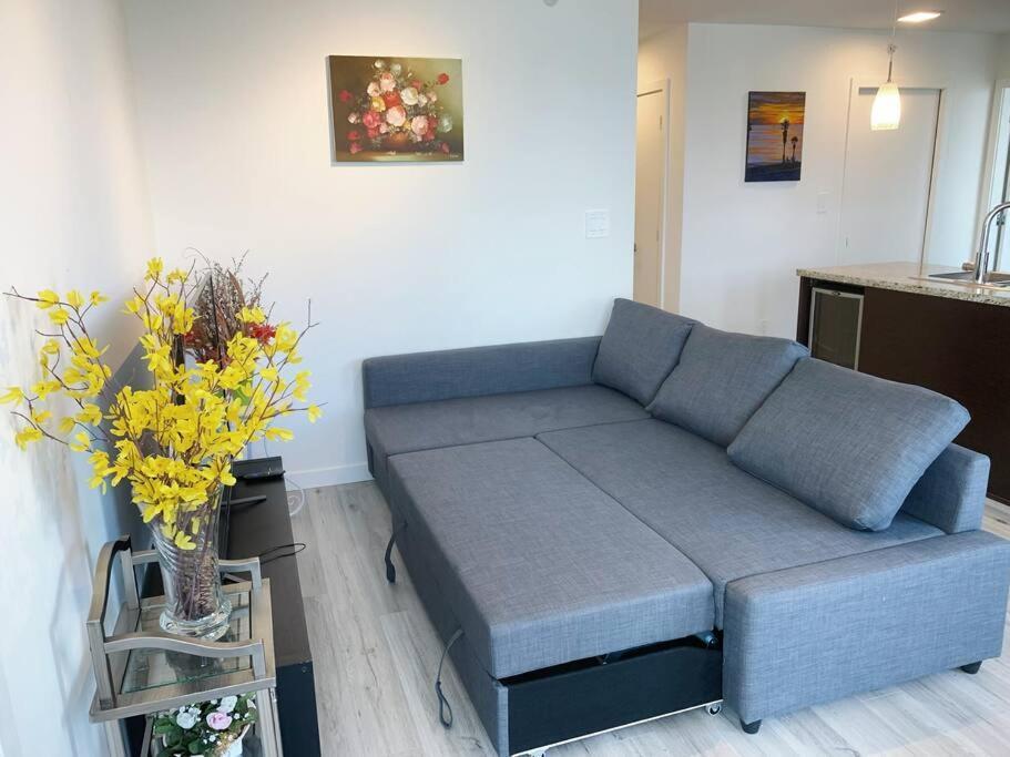 Апартаменты Downtown 3Br/2Ba+Views+Skytrain+Free Parking Ванкувер Экстерьер фото